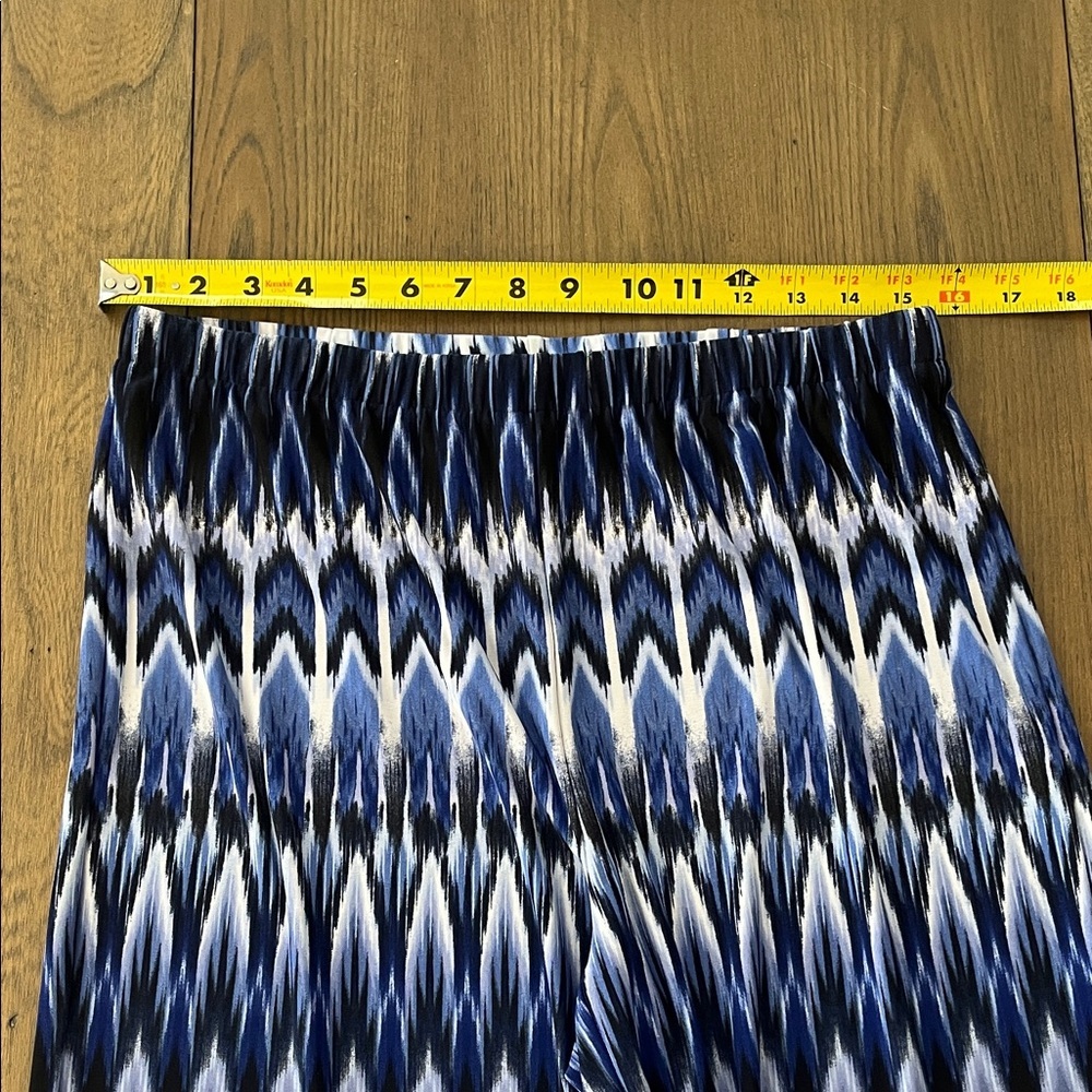 Chico's Blue and White Patterned Wide-Leg Pants - Picture 3 of 6